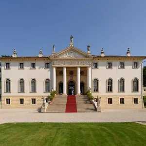 **** Hotel Corner Della Regina Italy